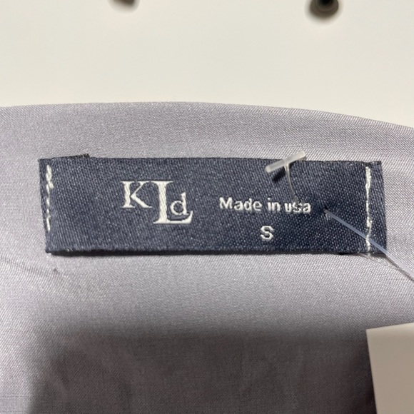 NWT KLD Silver Crinkle Maxi Skirt Size S - Picture 3 of 4